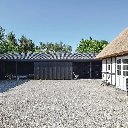 Semesterbostad Olivias Hus *